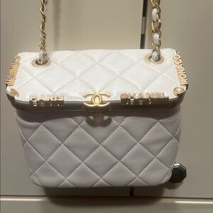 Chanel White Quilted Shoulder Bag with Gold Hardware